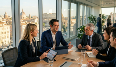 Operatore commerciale under_score con un cliente